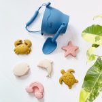 Đồ chơi xúc cát bằng silicone BnM Hàn Quốc 8 chi tiết cho bé đi chơi biển