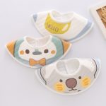 Yếm vải ăn dặm xoay 360 độ hình tròn / cánh hoa trần bông cúc bấm cho bé