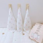 Khăn sữa 6 lớp Monona mẫu trắng in họa tiết vải mềm mại cho bé (hộp 3 cái) - Image 6