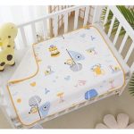 Tấm lót chống thấm mặt vải cotton lụa 3 lớp kích thước 50x70cm