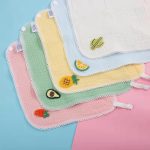 Khăn yếm tam giác 2in1 Kiluta vải muslin in hình nổi có cúc bấm cho bé (có ảnh thật)