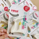 Dụng cụ đục dập lỗ núm ty ti bình sữa Farlin cho bé