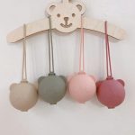 Hộp đựng ti giả bằng silicone hình Gấu xuất hàn cho bé - Image 3