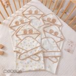 Ủ choàng vải cotton waffle Monona có tai gấu kèm dây đai cho bé - Image 2